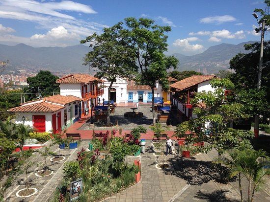 Paisa's Little Town